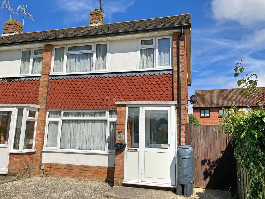 3 bedroom end of terrace house for sale in Homefield Close, Rustington