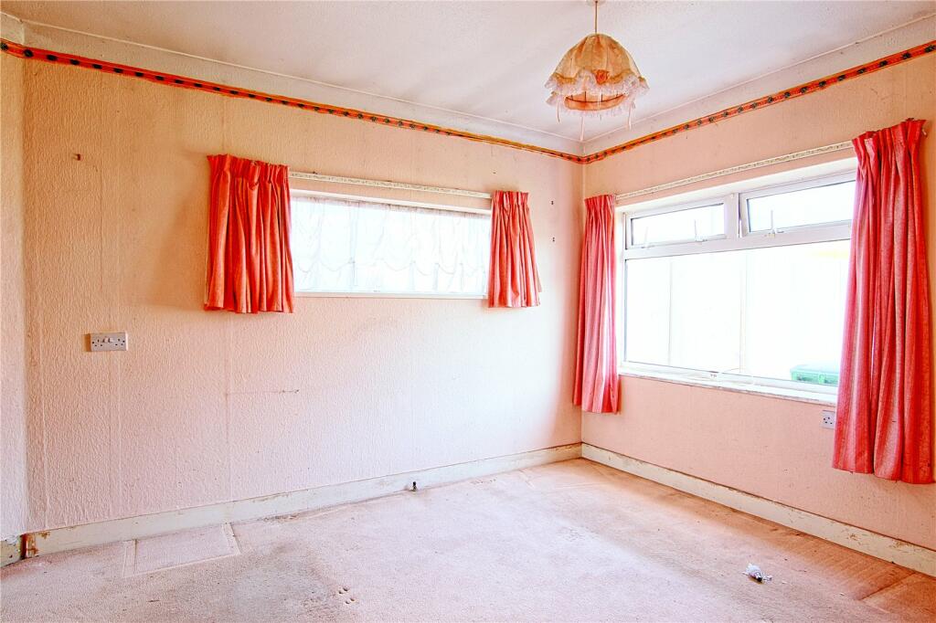 Additional property image - Milton Avenue, Rustington, Littlehampton, West Sussex, BN16
