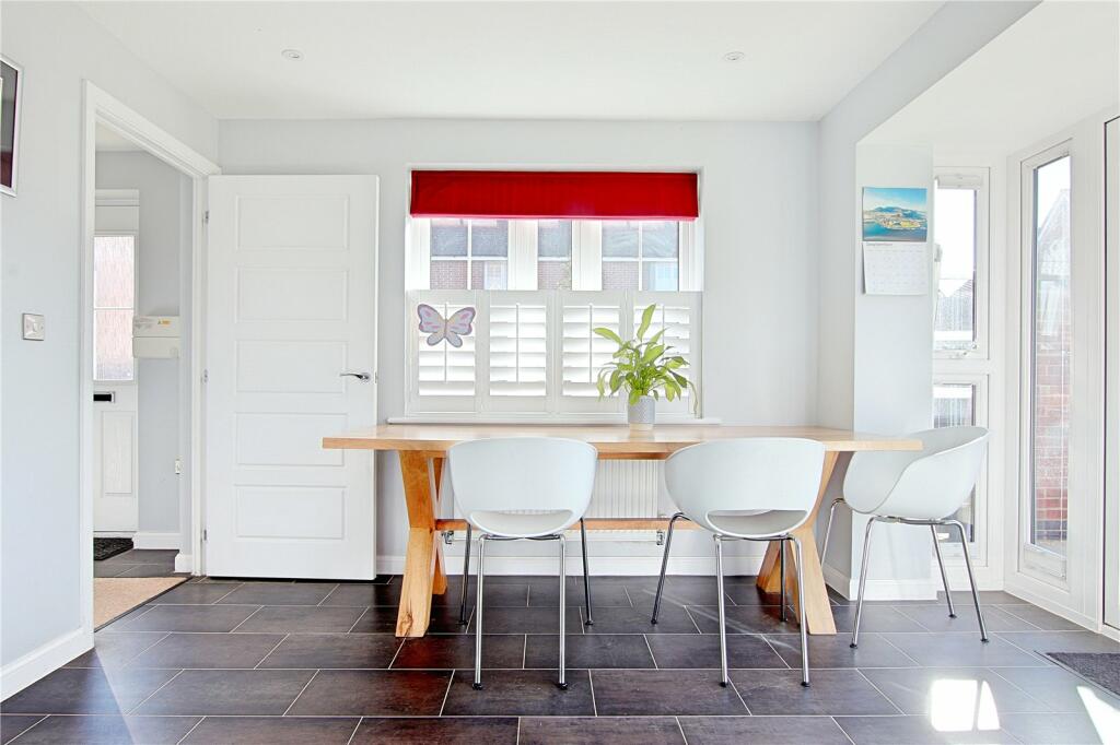 Additional property image - Suter Gardens, Littlehampton, West Sussex, BN17