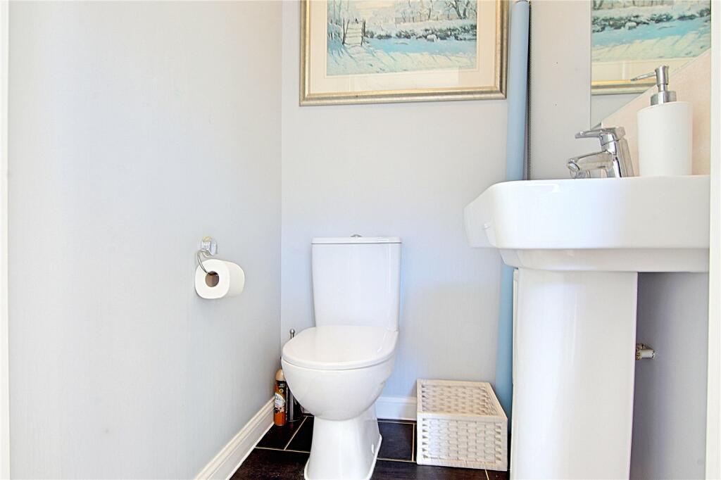 Additional property image - Suter Gardens, Littlehampton, West Sussex, BN17