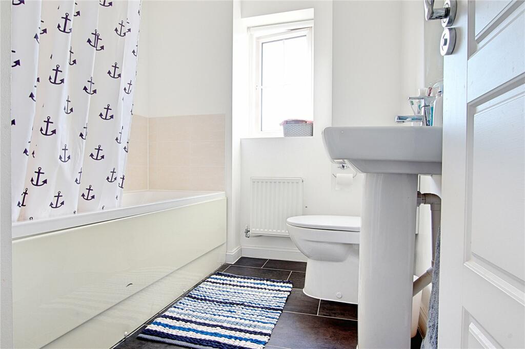 Additional property image - Suter Gardens, Littlehampton, West Sussex, BN17