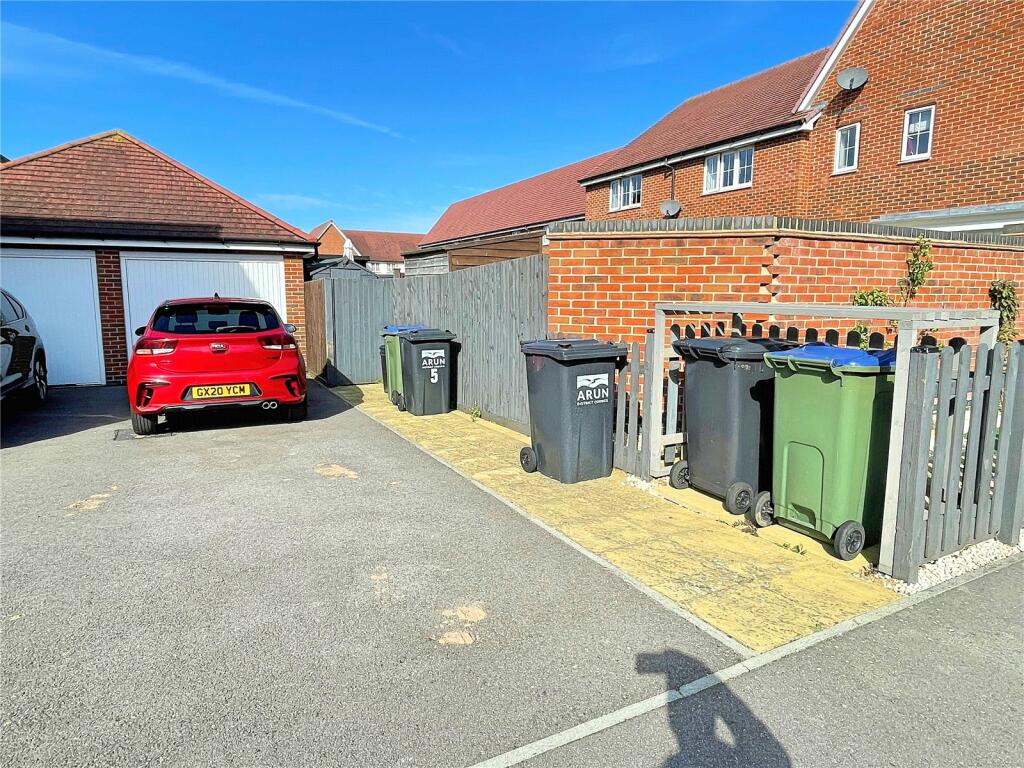 Additional property image - Suter Gardens, Littlehampton, West Sussex, BN17