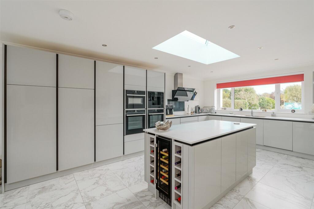 Additional property image - Selhurst Close, East Preston, Littlehampton, West Sussex, BN16