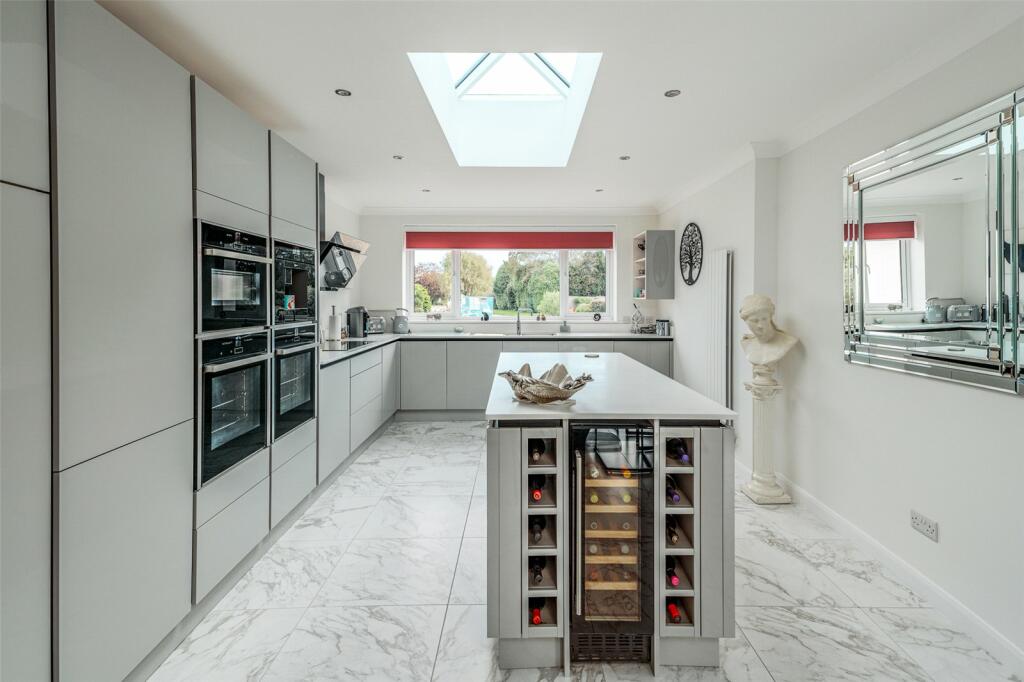 Additional property image - Selhurst Close, East Preston, Littlehampton, West Sussex, BN16