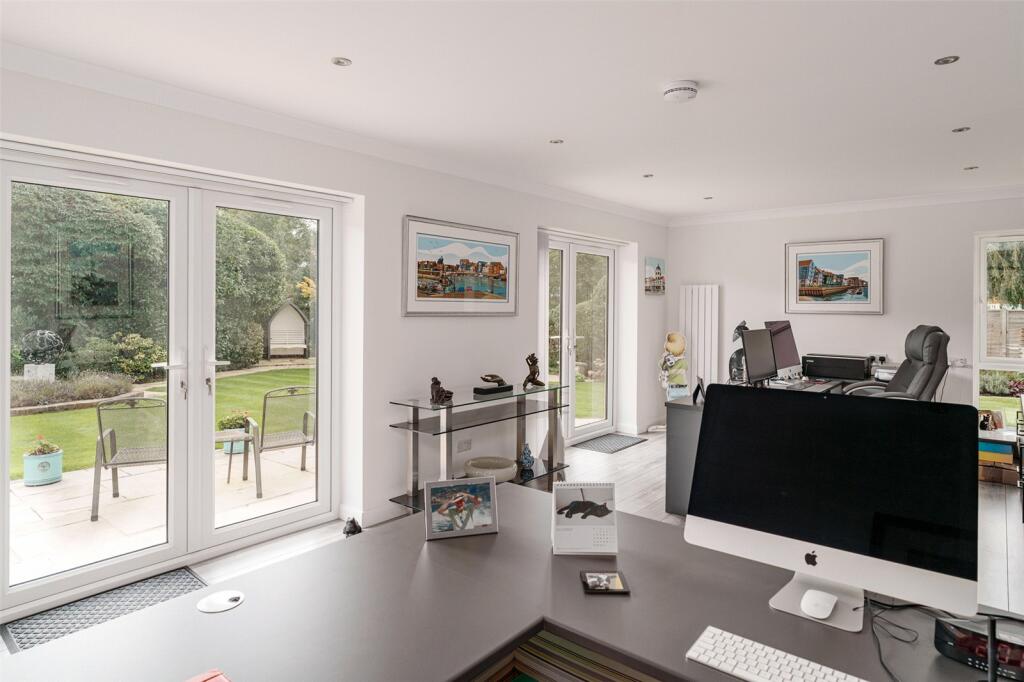 Additional property image - Selhurst Close, East Preston, Littlehampton, West Sussex, BN16