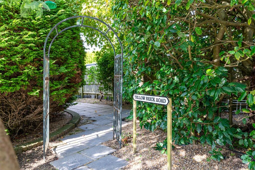 Additional property image - Selhurst Close, East Preston, Littlehampton, West Sussex, BN16