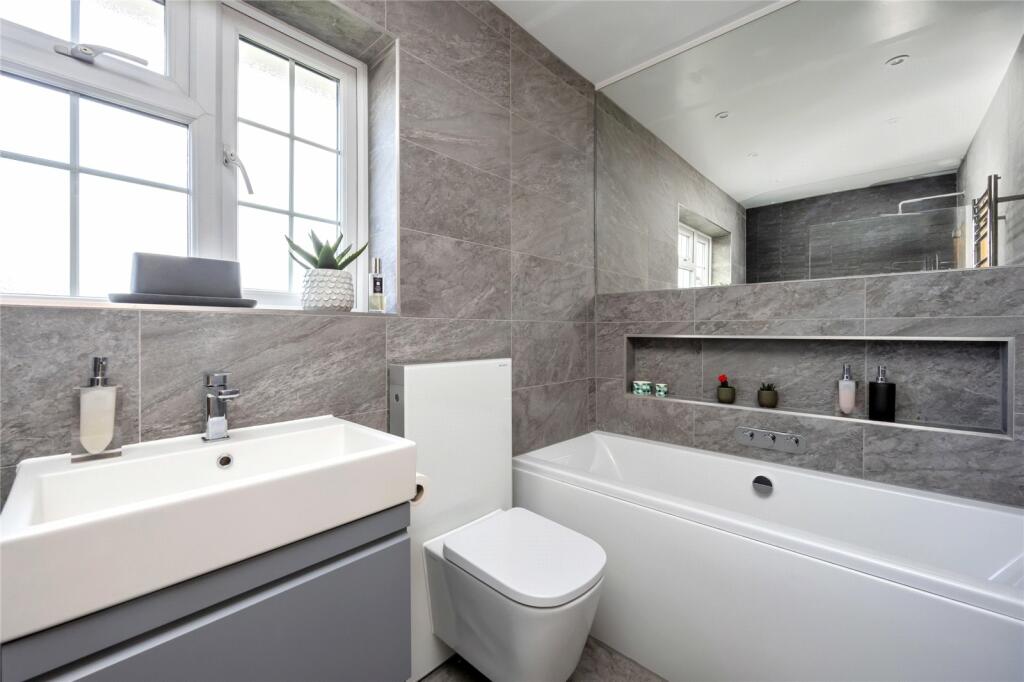 Additional property image - Ruston Park, Rustington, Littlehampton, West Sussex, BN16