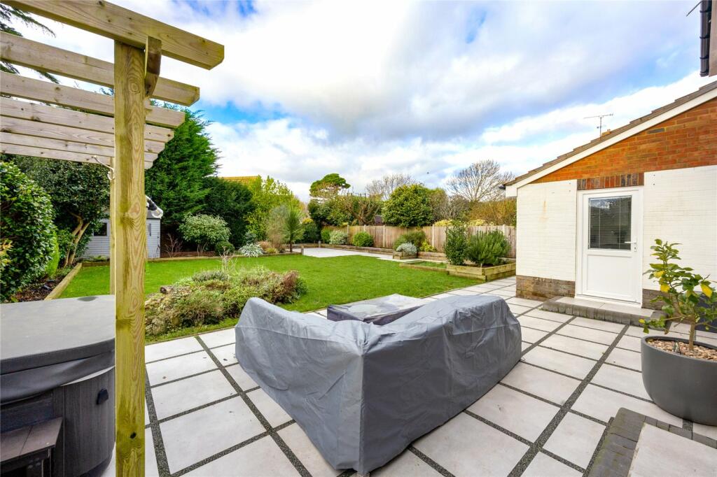 Additional property image - Ruston Park, Rustington, Littlehampton, West Sussex, BN16