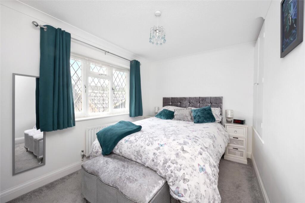 Additional property image - Pebble Walk, Littlehampton, West Sussex, BN17