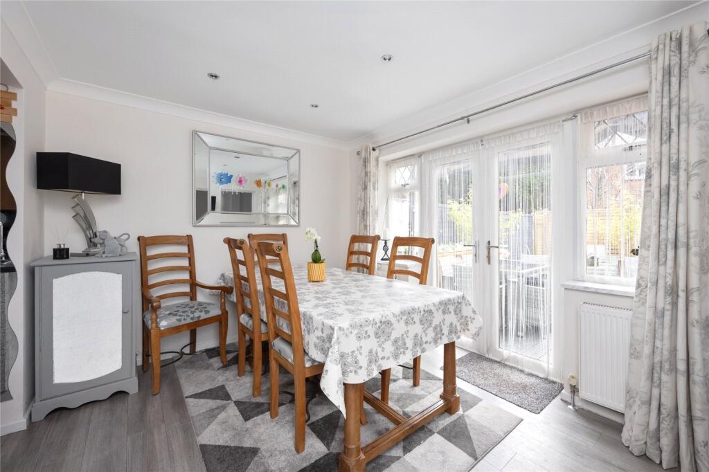 Additional property image - Pebble Walk, Littlehampton, West Sussex, BN17