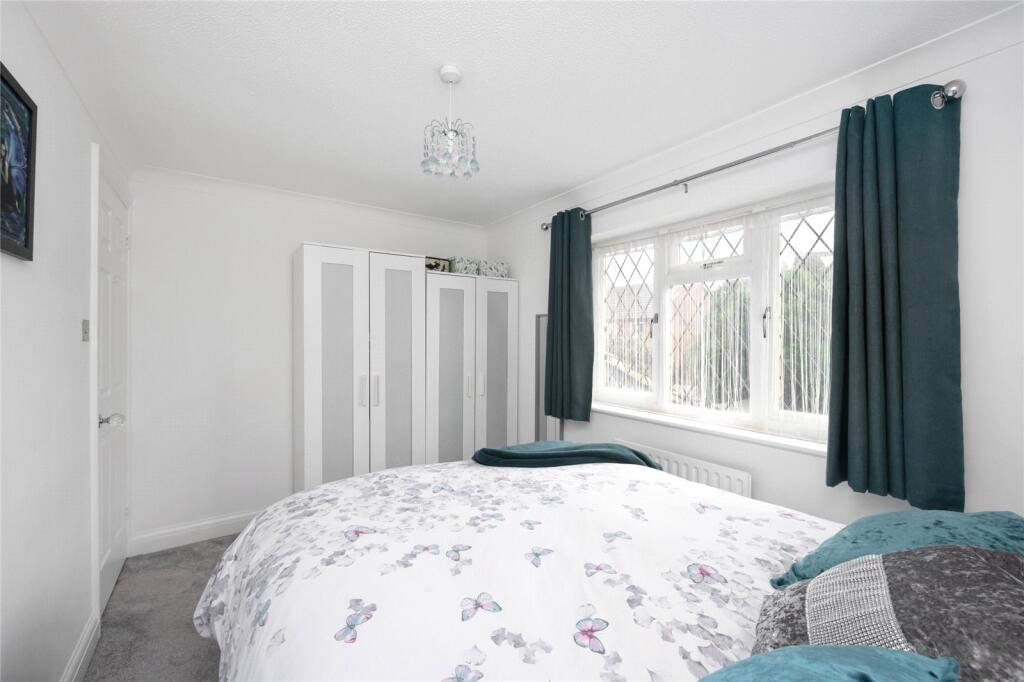 Additional property image - Pebble Walk, Littlehampton, West Sussex, BN17