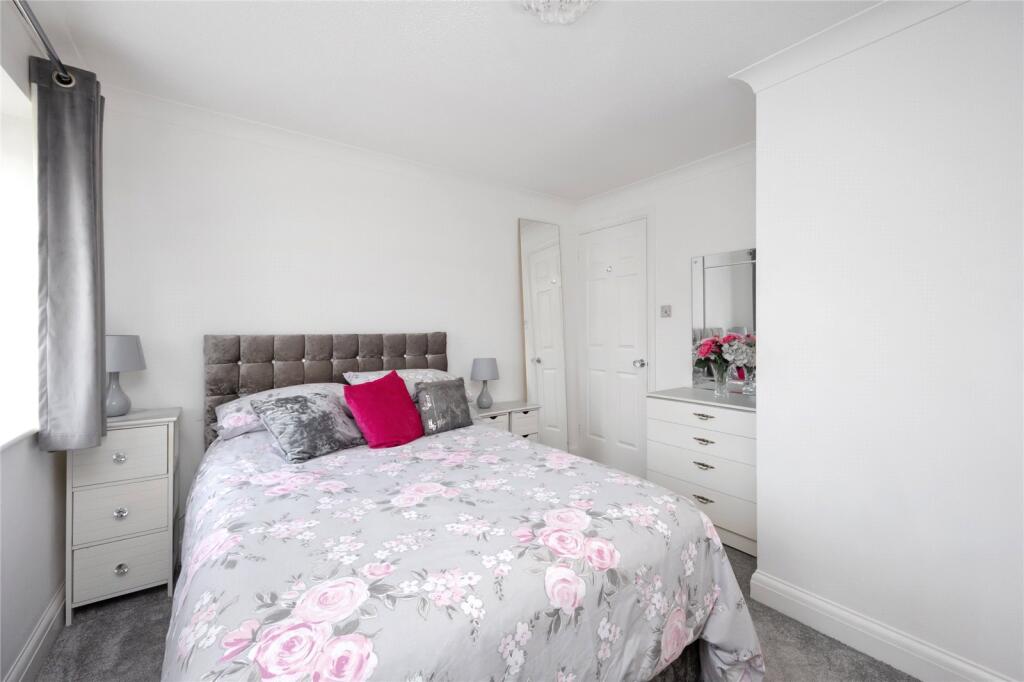 Additional property image - Pebble Walk, Littlehampton, West Sussex, BN17