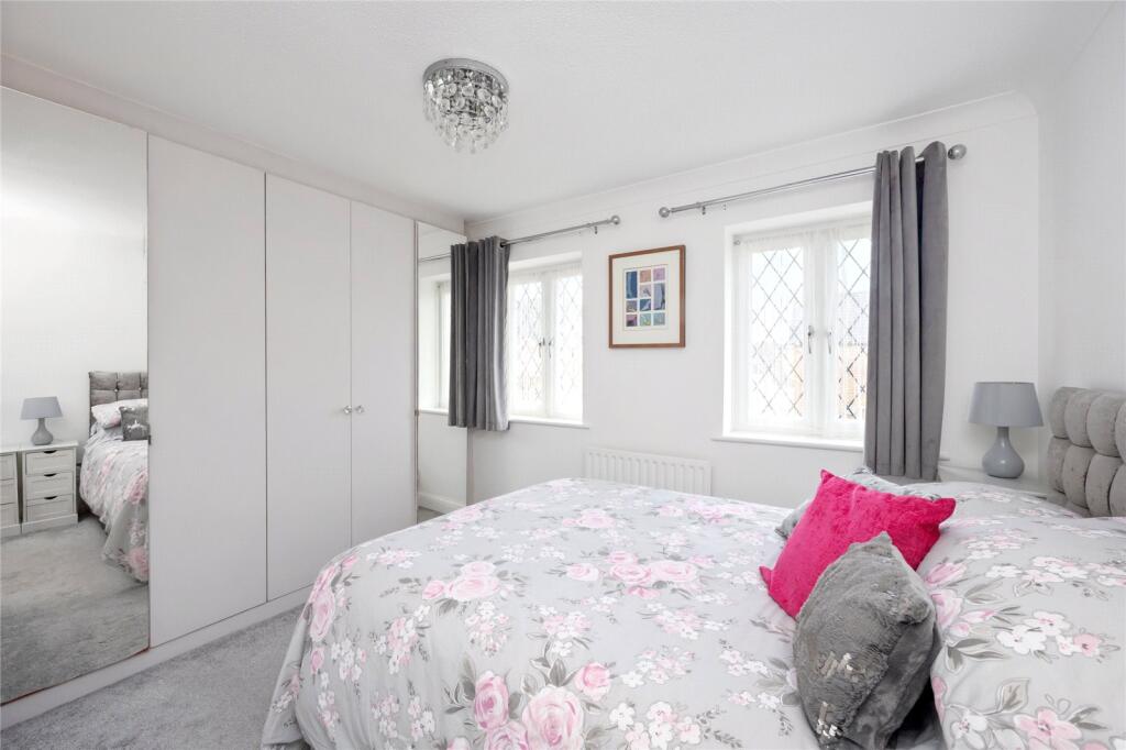 Additional property image - Pebble Walk, Littlehampton, West Sussex, BN17