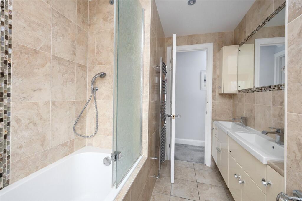 Additional property image - Pebble Walk, Littlehampton, West Sussex, BN17