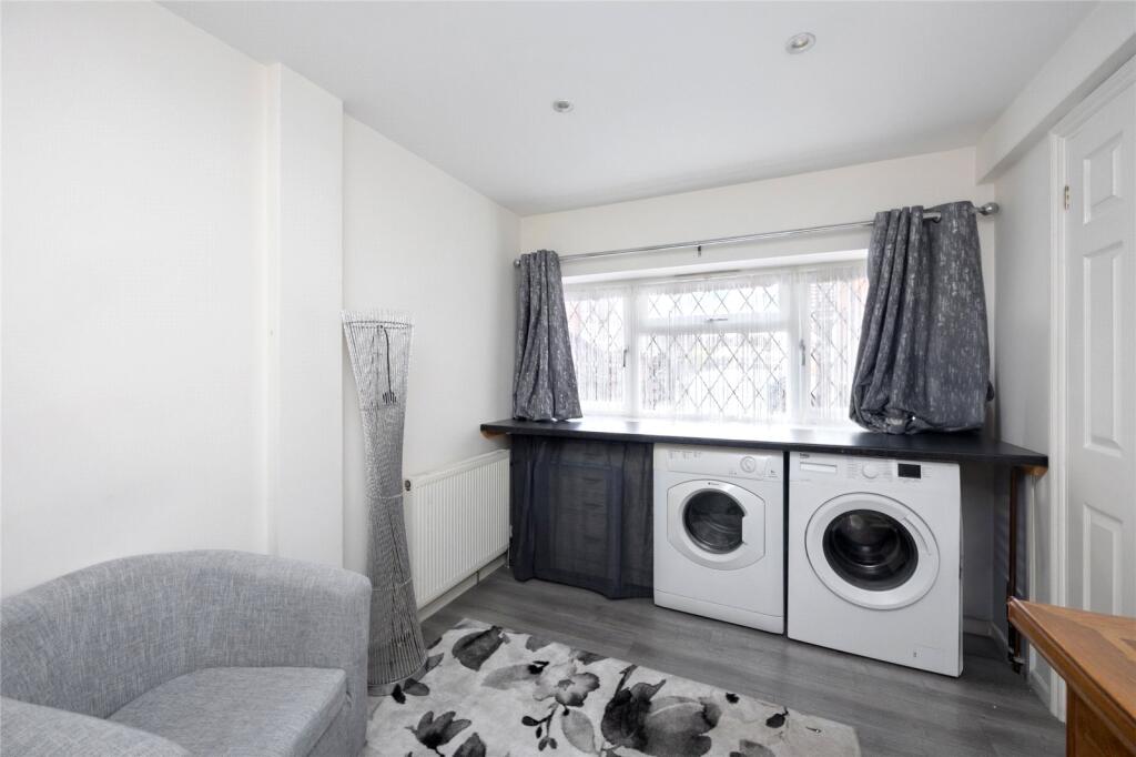 Additional property image - Pebble Walk, Littlehampton, West Sussex, BN17
