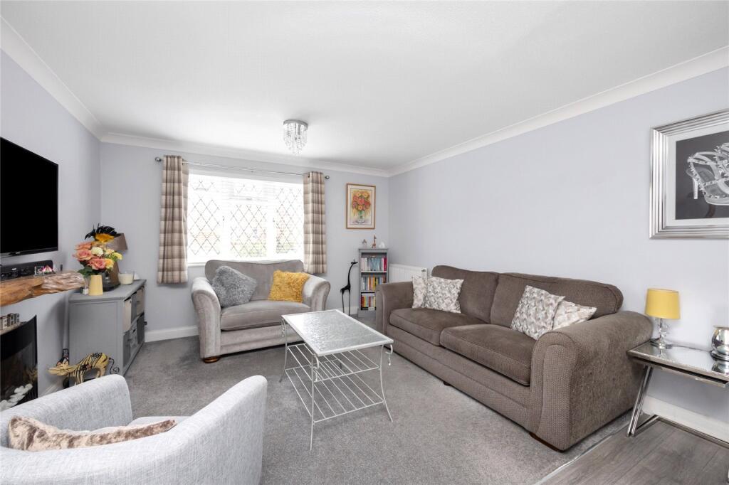 Additional property image - Pebble Walk, Littlehampton, West Sussex, BN17