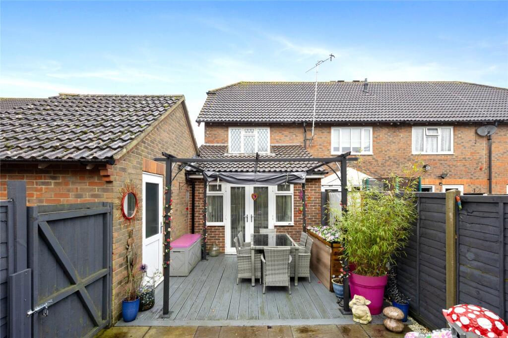 Additional property image - Pebble Walk, Littlehampton, West Sussex, BN17
