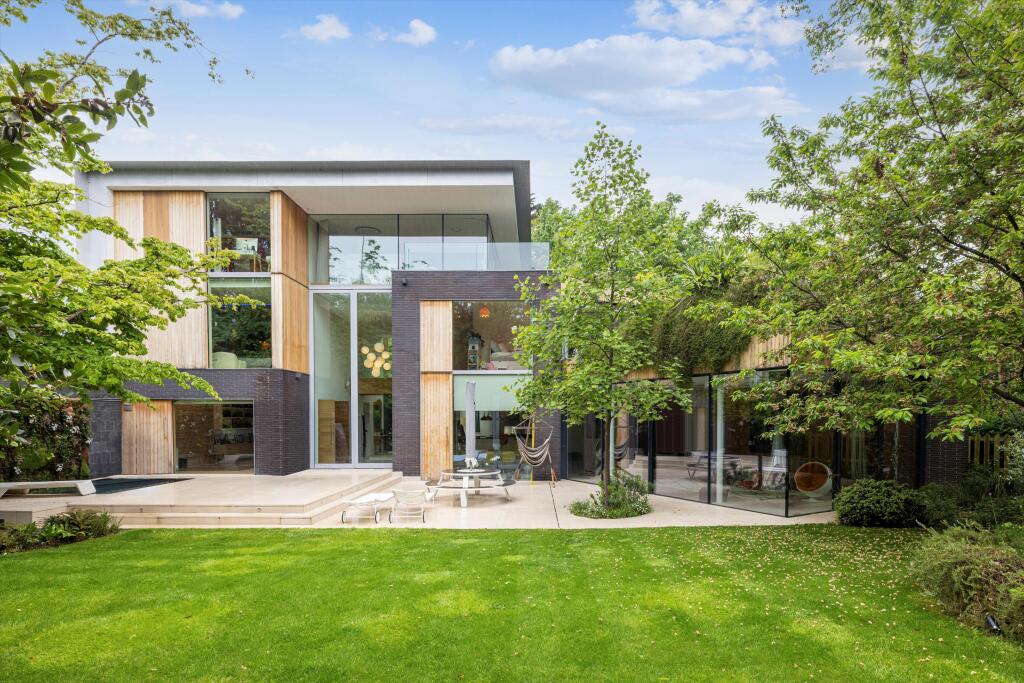 Main image of property: College Road, London, SE21
