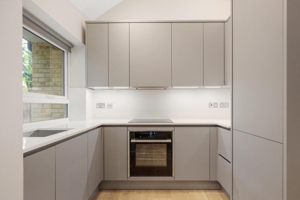 Main image of property: King George Mews, London, SW17