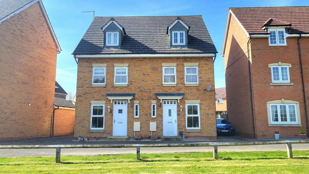3 bedroom semi-detached house for sale in Skye Close, Orton Northgate, Peterborough, PE2