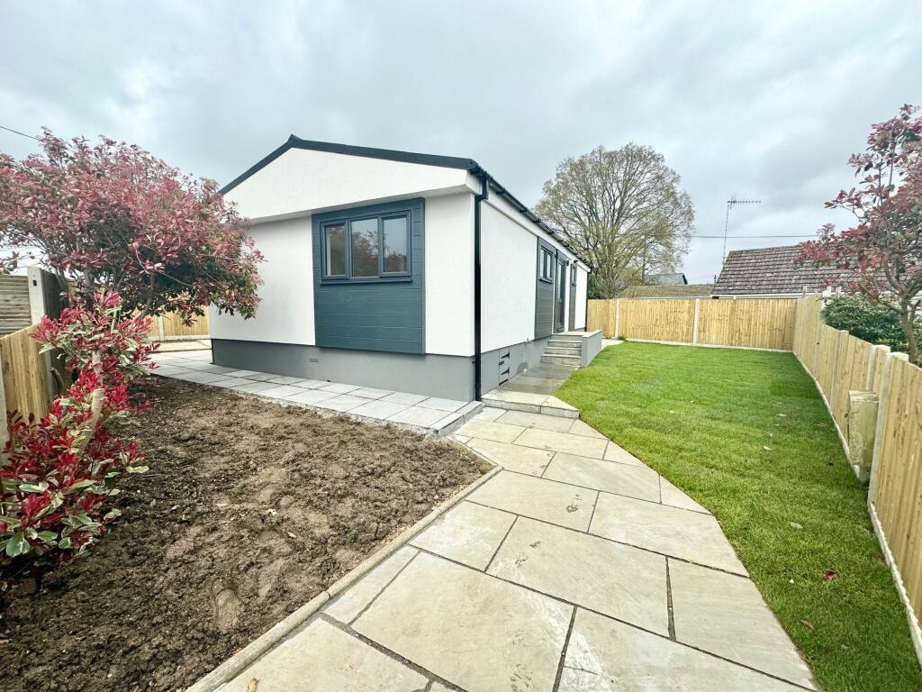 2 bedroom park home for sale in Lumby Drive Mobile Home Park, Ringwood