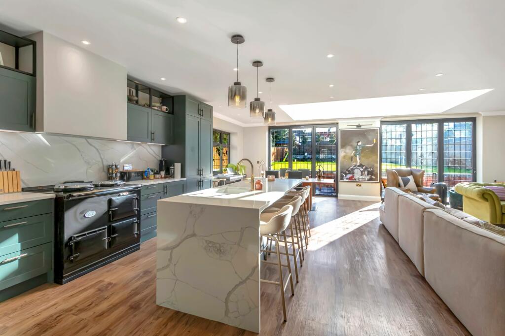 4 bedroom detached house for sale in Carbery Avenue, Bournemouth, BH6