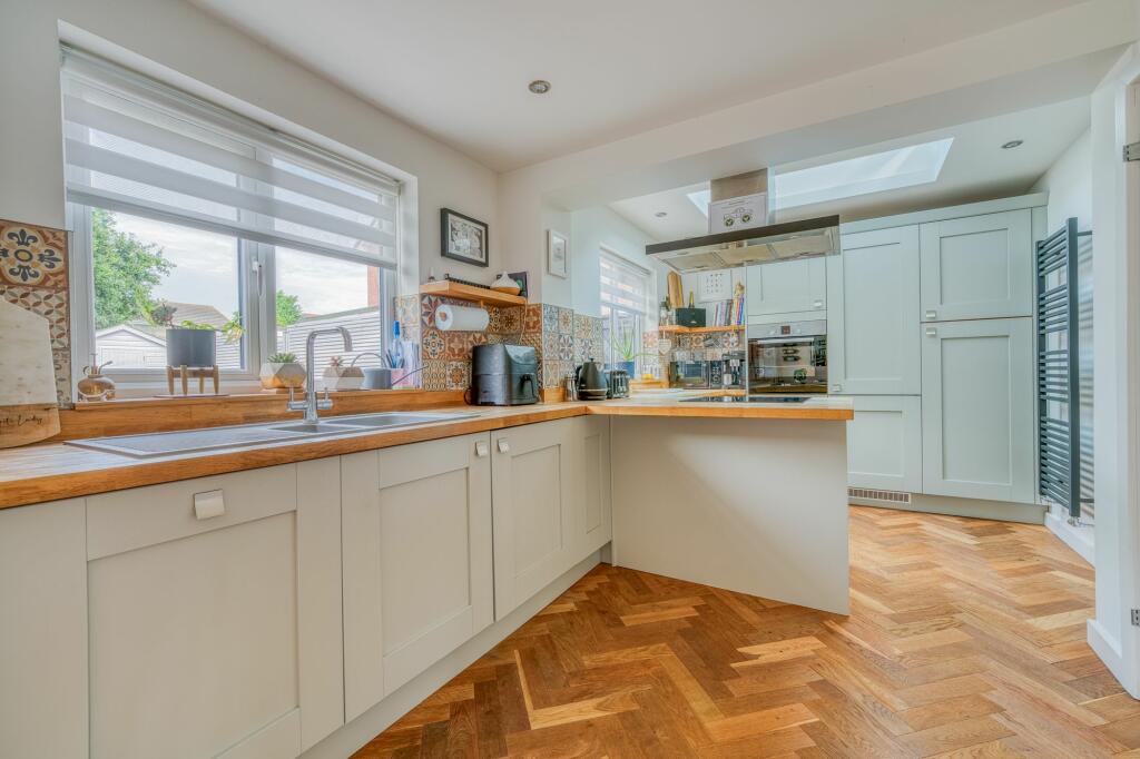 Additional property image - Meadowland, Christchurch, BH23