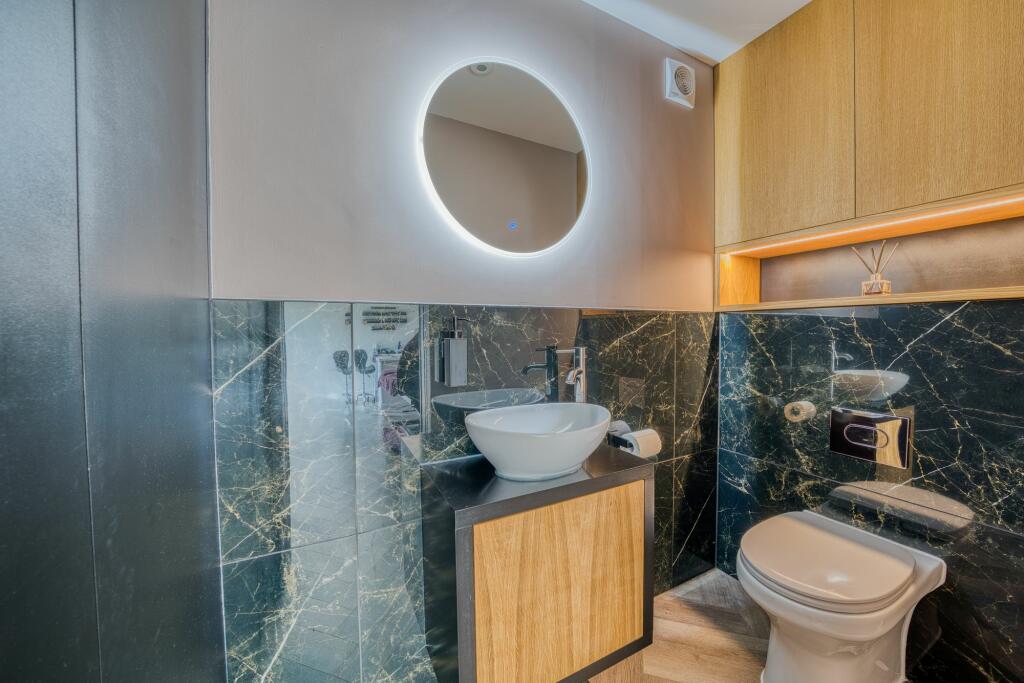 Additional property image - Meadowland, Christchurch, BH23