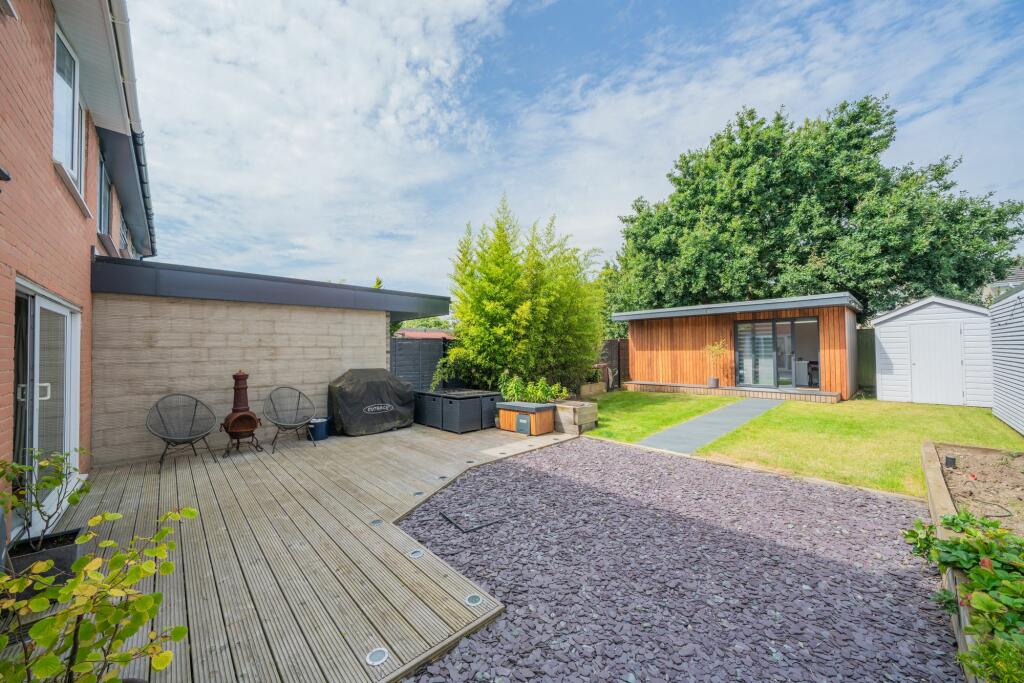 Additional property image - Meadowland, Christchurch, BH23