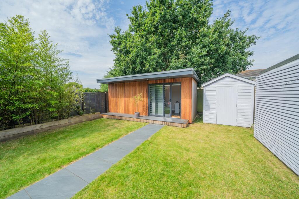 Additional property image - Meadowland, Christchurch, BH23