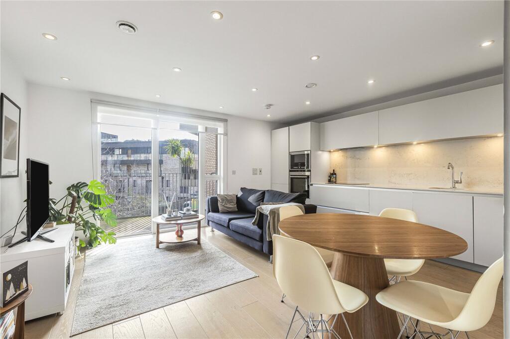 Main image of property: New North Road, London, N1