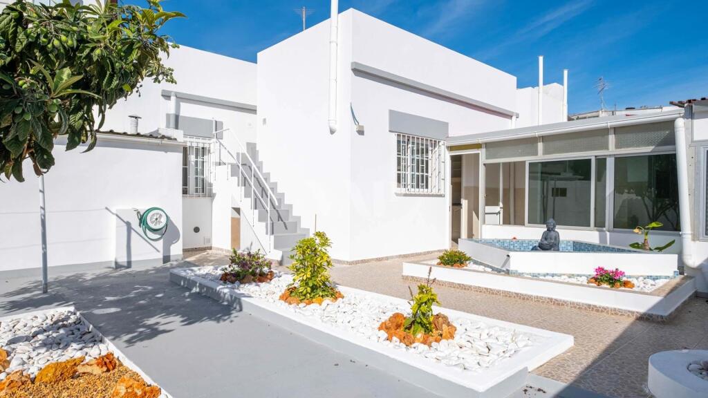 2 bed Villa in Algarve, Faro