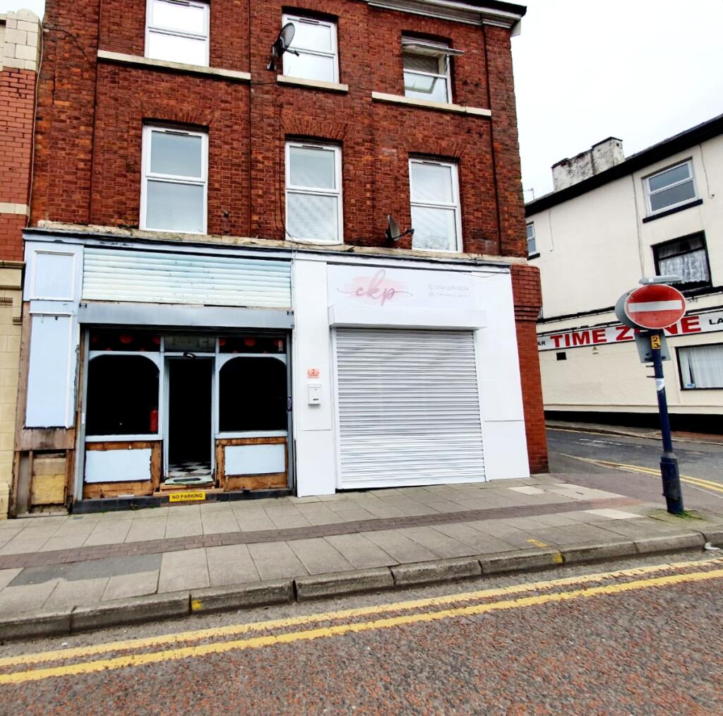 High street retail property for rent in Old Street, AshtonunderLyne, OL6