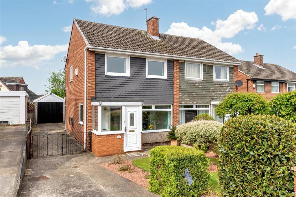 3 bedroom semidetached house for sale in Kentmere Avenue, Garforth