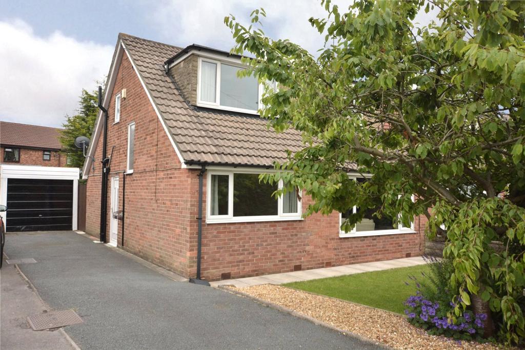 4 bedroom semidetached house for sale in Montague Crescent, Garforth