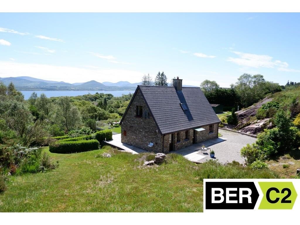 2 bedroom detached house for sale in Kenmare, Kerry, Ireland