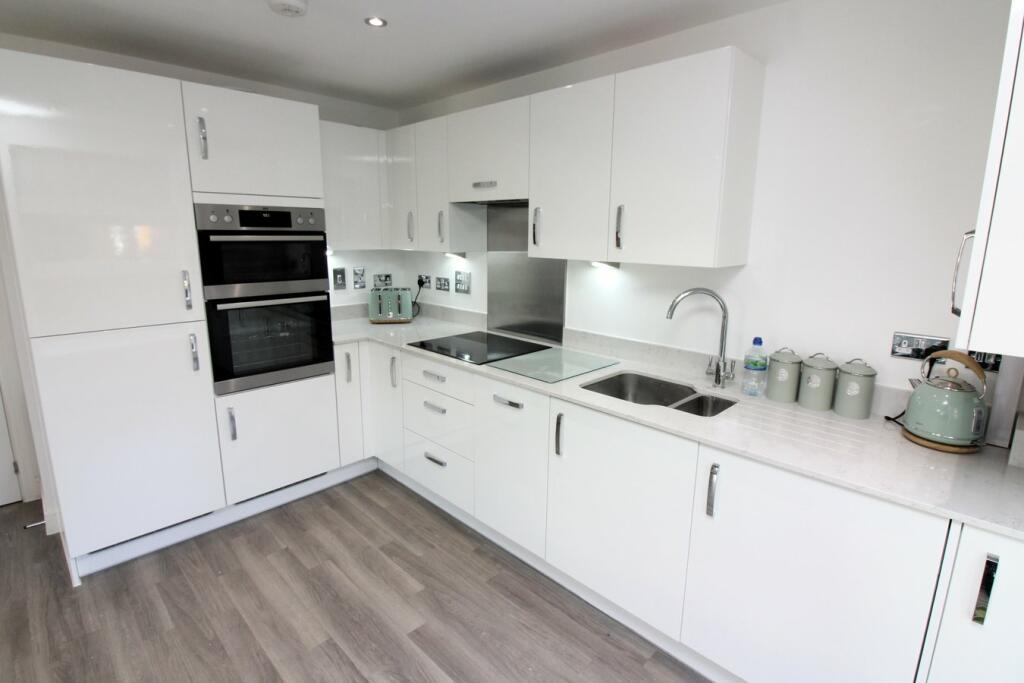 Additional property image - Bridge Road East, Welwyn Garden City, AL7