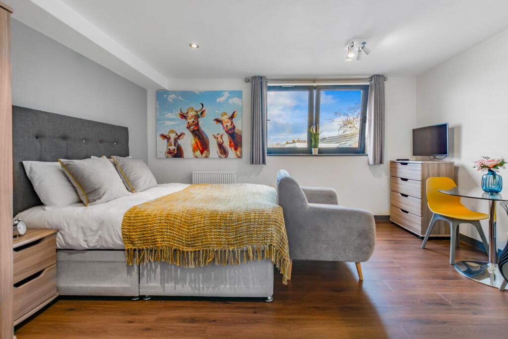 Main image of property: Cardigan Lane, Leeds