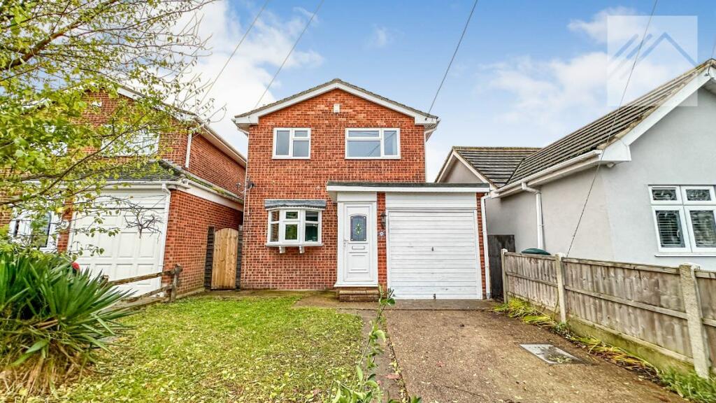 3 bedroom detached house for sale in Southwick Road, Canvey Island, SS8