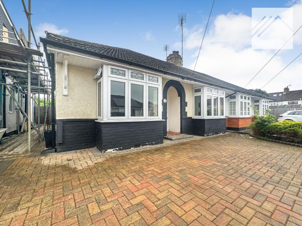 Main image of property: Oak Glen, Hornchurch