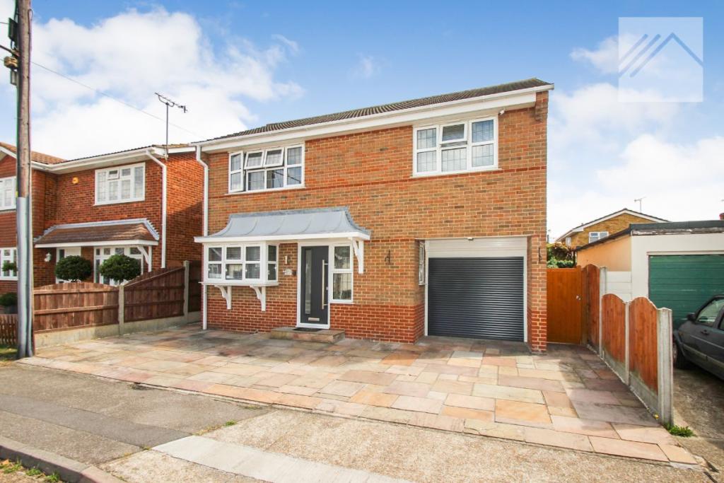 3 bedroom detached house for sale in Gainsborough Avenue, Canvey Island