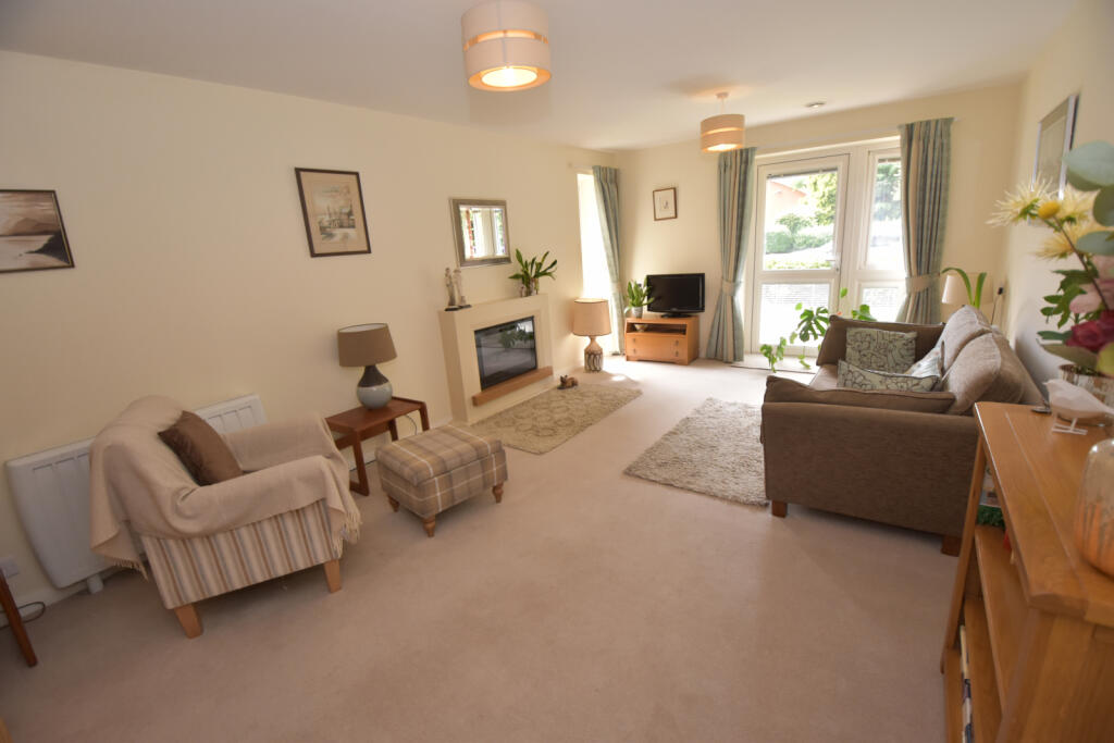 1 bedroom retirement property for sale in Oakfield Court, Crofts Bank
