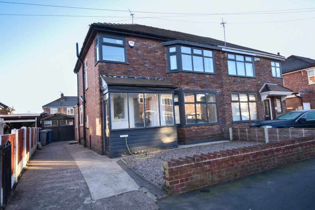 3 bedroom semidetached house for sale in Mount Drive, Urmston, M41