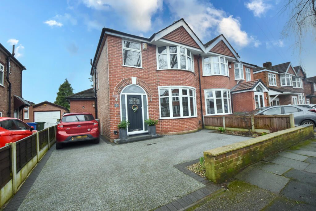 3 bedroom semidetached house for sale in Westminster Road, Davyhulme, M41