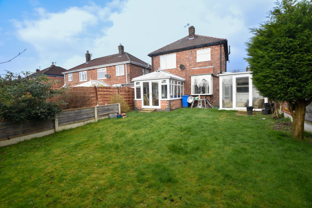3 bedroom detached house for sale in Newcroft Crescent, Urmston, M41