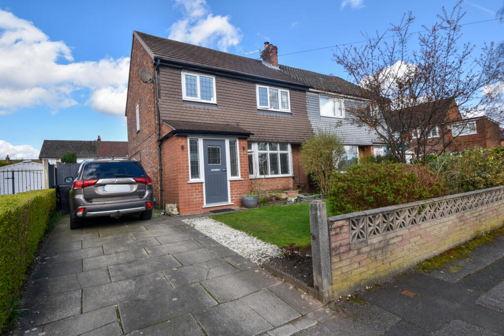 3 bedroom semidetached house for sale in Redcar Avenue, Davyhulme, M41