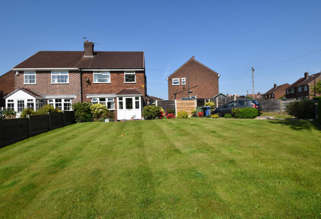 3 bedroom semidetached house for sale in Repton Avenue, Flixton, M41