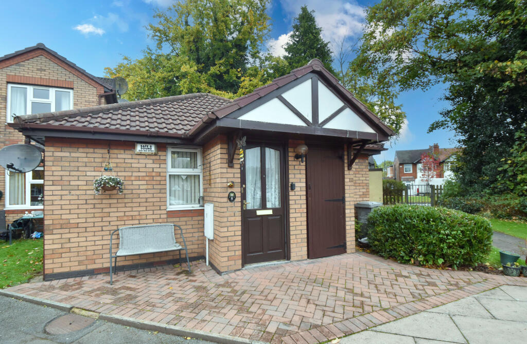 Main image of property: Charleston Square, Urmston, M41