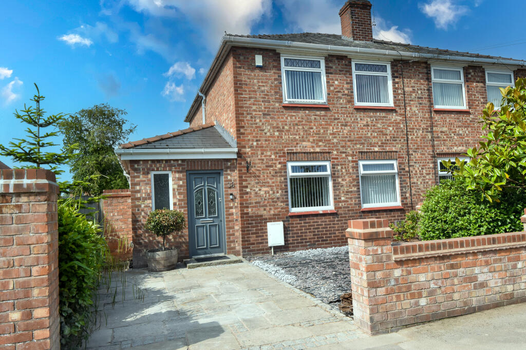 Main image of property: Broadway, Partington, M31