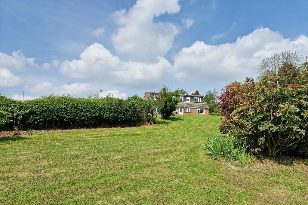 5 bedroom detached house for sale in Nr Clifton upon Teme